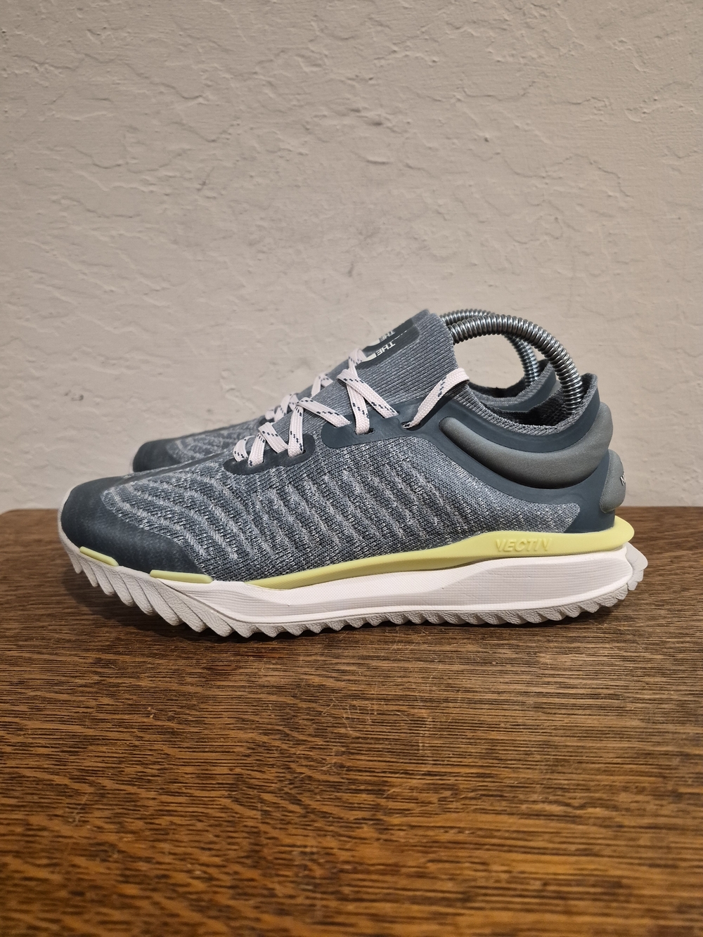 The North Face Vectiv Escape Knit Athletic Running Shoes Women's Size US 8